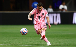 Messi đã cho Ronaldo 'hít khói' về khả năng đá phạt như thế nào?