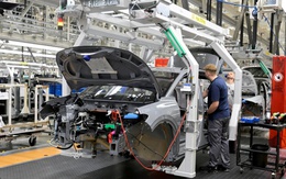EU thông qua tỉ lệ nhựa tái chế trong sản xuất xe mới