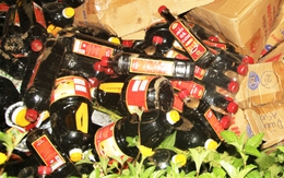 Ngàn chai nước mắm bị vứt ven đường: Điều tra, xử phạt người vứt, truy nguồn gốc