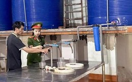 Vụ ngàn chai nước mắm vứt ven đường: Xử lý nghiêm, khuyên dùng nước mắm truyền thống