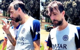 Francesco Acerbi dọa đánh người hâm mộ PSG vì bị 'cà khịa'