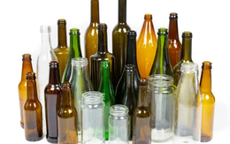 Bất ngờ phát hiện vi nhựa trong chai thủy tinh gấp 50 lần chai nhựa