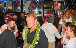 Cựu thành viên Manchester United đã đáp sân bay Đà Nẵng, về resort 5 sao