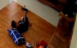 'Khối nghỉ hè' đấm vỡ màn hình tivi vì mạng lag