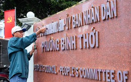 Quận 11 bắt đầu gắn biển tên cho trụ sở phường mới