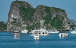 Du khách nước ngoài đang ăn sáng thì mất ý thức, sau đó tử vong