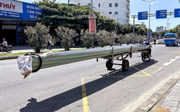 Xe ba gác kéo gần chục mét tôn vẫn tung hoành giữa đường phố Đà Nẵng