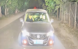 Tài xế hổ báo nhận bài học nhớ đời vì bật đèn pha ô tô