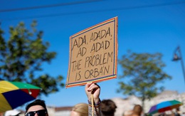 Biểu tình ở Budapest phản đối ông Orban vì lệnh cấm diễu hành Pride