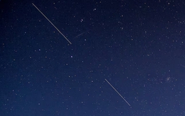 Bão Mặt trời khiến vệ tinh của Elon Musk 'rơi rụng' sớm, nguy cơ phát tán mảnh vỡ