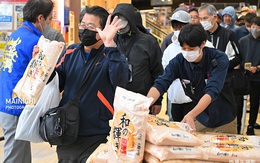 Người dân Nhật Bản xếp hàng mua gạo giá rẻ, chính phủ cam kết xả kho