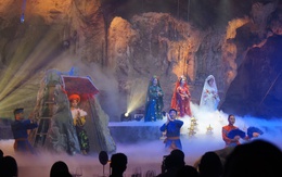 Lạ lẫm xem nghệ thuật trong hang Ngọc Rồng