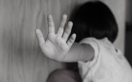 Bắt tạm giam cụ ông 72 tuổi dâm ô nữ sinh 13 tuổi