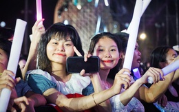 Du khách thích thú thưởng thức đại nhạc hội Nha Trang say hi