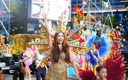 Rực rỡ lễ hội Carnival trên đường phố Nha Trang