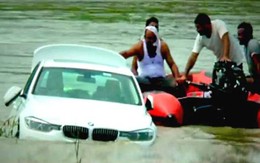 Bố tặng con BMW, 'cậu ấm' thả xe trôi sông để đòi Jaguar, nhận ngay kết đắng