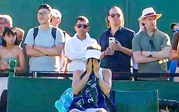 Tay vợt Kazakhstan không kìm được nước mắt khi thua thảm ở Wimbledon 2025
