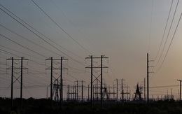 Lưới điện lớn nhất nước Mỹ quá tải vì AI, nguy cơ hóa đơn điện tăng vọt