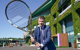 Cây vợt khổng lồ ế ẩm tại Wimbledon 2025