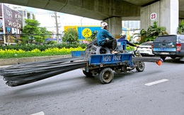 Xe tự chế chở tôn, sắt thép ở TP.HCM: Đi gần như thấy... tử thần