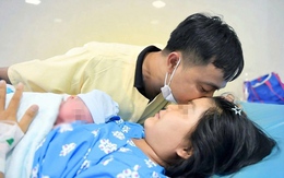 Tỉnh thành nào đã thưởng tiền, khen tặng gia đình sinh hai con gái?