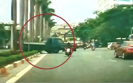 Tài xế lái xe tải 'leo' qua dải phân cách giữa để sang đường... cho nhanh