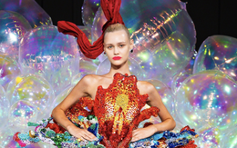 Choáng ngợp với thiết kế siêu thực của Nguyễn Tiến Truyển tại Paris Haute Couture