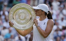 Swiatek thắng ‘trắng’ Anisimova ở trận chung kết Wimbledon áp đảo nhất mọi thời đại