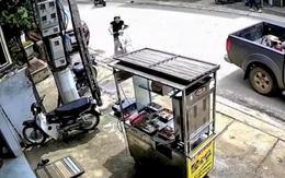 Đang ế thì gặp khách sộp chốt luôn cả quầy