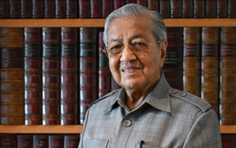 Cựu thủ tướng Malaysia nhập viện sau khi đạp xe 9km mừng thượng thọ 100 tuổi