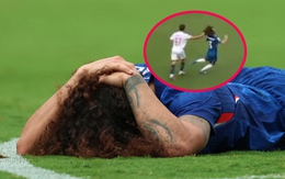 Fan hài hước khi mái tóc Cucurella là ‘cần câu’ thẻ đỏ của Chelsea