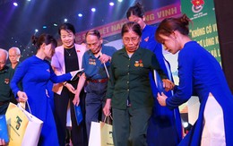 Thế hệ áo xanh thời 'số hóa' tri ân thế hệ 'đào núi, lấp biển'