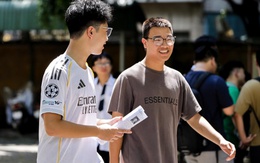 Phổ điểm thi tốt nghiệp THPT 2025: Không có điểm 10 môn văn, 513 điểm 10 môn toán