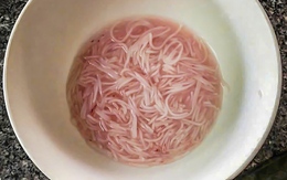 Bún tươi đổi màu đỏ ở Đà Nẵng có kết quả xét nghiệm…bình thường