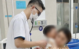 Hai trẻ nhập viện nghi ngộ độc khí ô tô sau 1 giờ trên xe