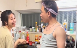 Em mặc đồ anh mãi rồi thì cũng tới lúc anh mặc đồ em