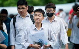 Hà Nội có thủ khoa 'kép' khối A01 và D01, 2 thủ khoa khối A00