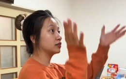 'Nóc nhà' quê một cục khi bị chồng bắt thóp nghe lén điện thoại