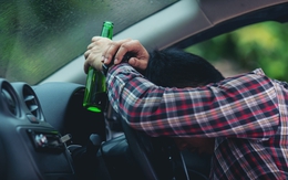 Các nước xử phạt người say rượu lái xe: Phạt tiền tới hàng trăm triệu, người đi cùng cũng liên đới