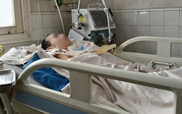 Người cha chưa một lần ôm con vì di chứng viêm não Nhật Bản, phải thở máy 2 năm