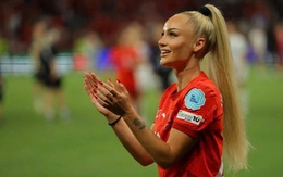 'Nữ cầu thủ quyến rũ nhất thế giới' Lehmann có vệ sĩ riêng tại Euro nữ 2025