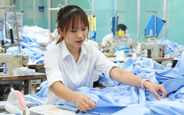 Bộ Nội vụ đề xuất tăng lương tối thiểu 7,2% từ ngày 1-1-2026