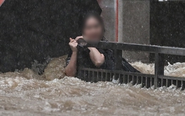 Hàn Quốc hứng mưa xối xả ngày thứ tư liên tiếp, ít nhất 8 người chết