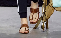 Prada bị tố đạo nhái thiết kế dép truyền thống Ấn Độ, tùy  tiện chiếm dụng văn hóa