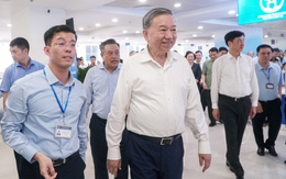 Tổng Bí thư Tô Lâm kiểm tra thực tế tại xã phường ở Hà Nội trong ngày đầu vận hành chính quyền 2 cấp