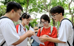 Từ đề thi tốt nghiệp THPT 2025: Giữ hay bỏ kỳ thi '2 trong 1'?