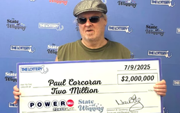 Vô tình mua nhầm vé, người đàn ông trúng liền hai giải xổ số trị giá 2 triệu USD