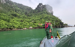 Lật tàu trên vịnh Hạ Long: Gần 30 mũi gấp rút tìm kiếm 4 nạn nhân