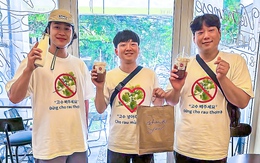 Khách Hàn Quốc mê bánh mì Việt mà ghét rau mùi, mặc áo để 'tuyên ngôn'?