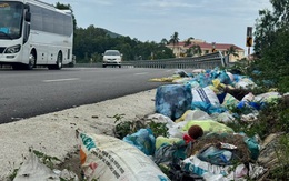 Từ lúc nào, hai bên đường tránh quốc lộ 1 trở thành bãi rác ngút ngàn